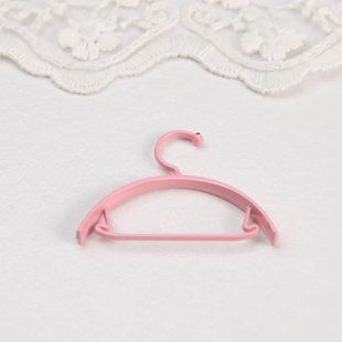 Вішалка для лялькового одягу 4*2.6 см Рожева