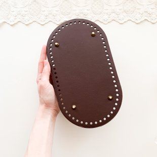 Дно для сумки з шипами овальне 25*14 см Темно-коричневе гладке