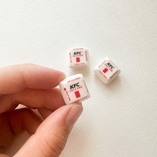 Мініатюра коробочка KFC 1.5 см