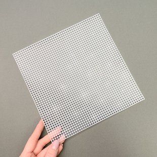 Канва пластикова 20*20 см отвір 3 мм Прозора
