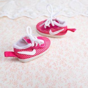 Кроссовки для куклы "Nike" 5.5*2.5 см Малиновые