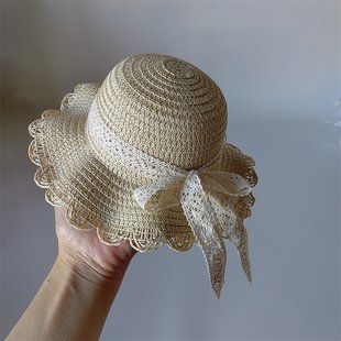 Шляпа для кукол с кружевом волнистая 20 см Светлая